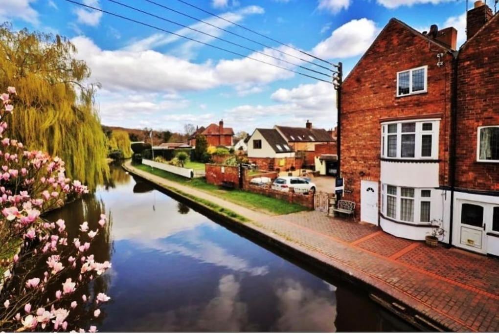 Hidden Gem Canal Facing Retreat With Lovely Walks Hopwas 외부 사진