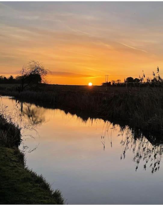 Hidden Gem Canal Facing Retreat With Lovely Walks Hopwas 외부 사진