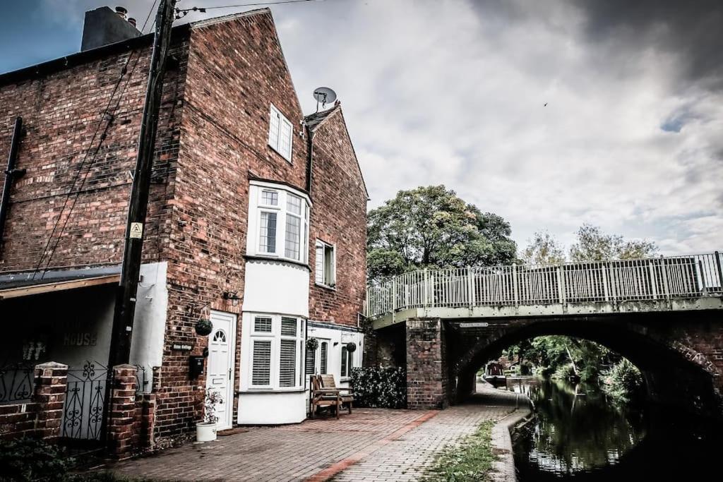 Hidden Gem Canal Facing Retreat With Lovely Walks Hopwas 외부 사진