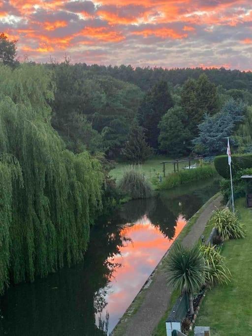 Hidden Gem Canal Facing Retreat With Lovely Walks Hopwas 외부 사진